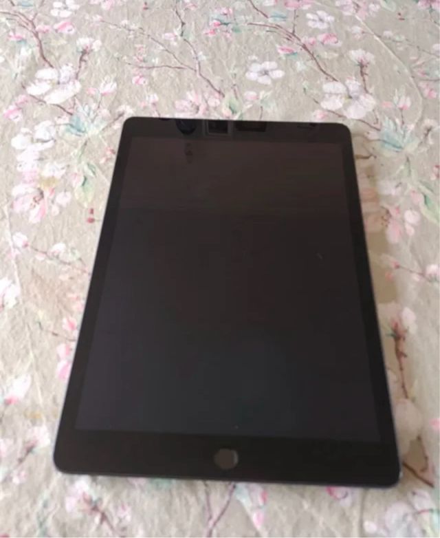 iPad 7ª Gen Negro - para pieza