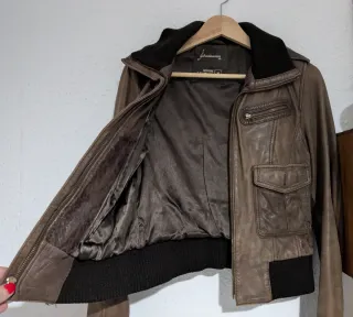 Cazadora de piel marrón talla M