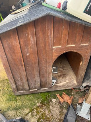 Caseta para perro grande de madera