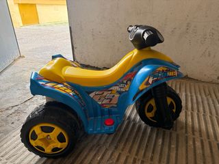 Triciclo Eléctrico Infantil Azul y Amarillo