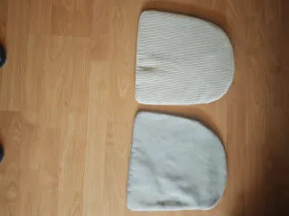 3 Sillas metálicas blancas estilo vintage y cojin