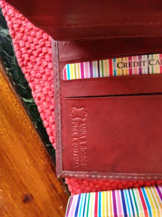 Billetera de piel marrón para hombre