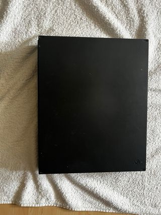 Xbox One X funzionante con cavi