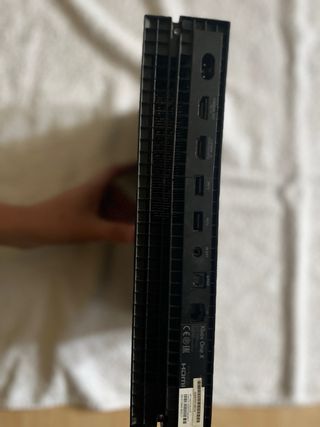 Xbox One X funzionante con cavi