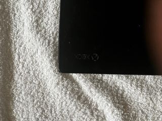 Xbox One X funzionante con cavi