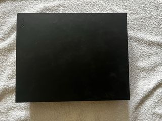 Xbox One X funzionante con cavi