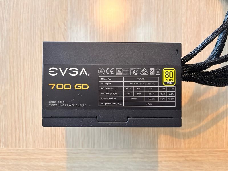 FUENTE DE ALIMENTACIÓN EVGA 700W GD 80 Plus Gold afbeelding 3