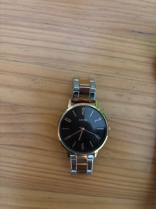 Reloj Parfois Negro y Dorado