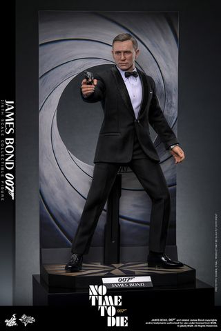 Figura Coleccionable Hot Toys James Bond 007