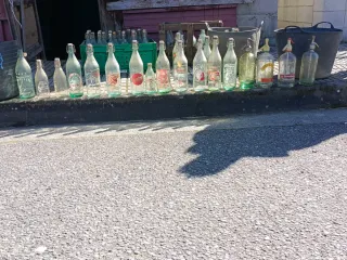 Botellas antiguas La Casera y Pitusa