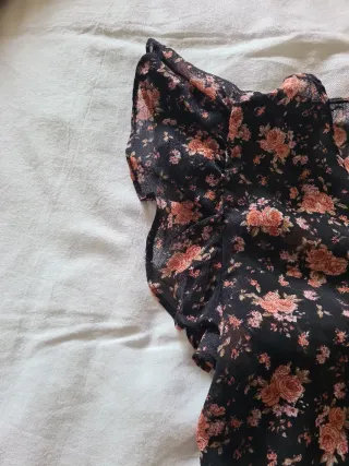 Vestido negro floral Stradivarius T L