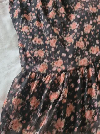 Vestido negro floral Stradivarius T L