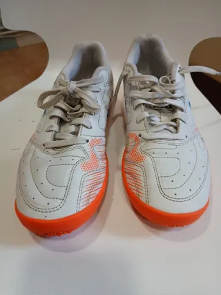 Zapatillas Fútbol Sala Puma Blancas y Naranja