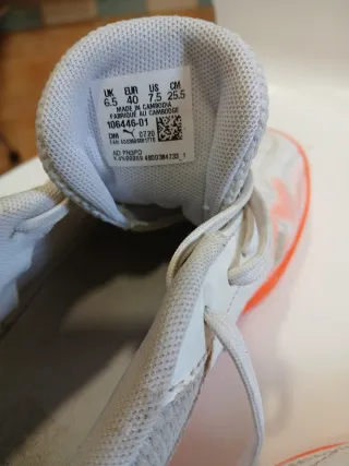 Zapatillas Fútbol Sala Puma Blancas y Naranja