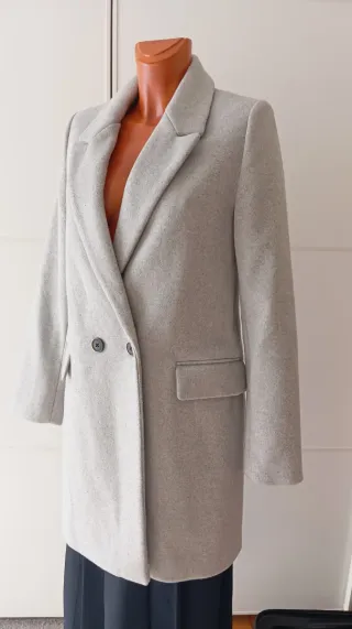 Abrigo gris. Nuevo.Stradivarius.