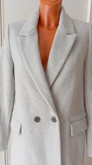 Abrigo gris. Nuevo.Stradivarius.