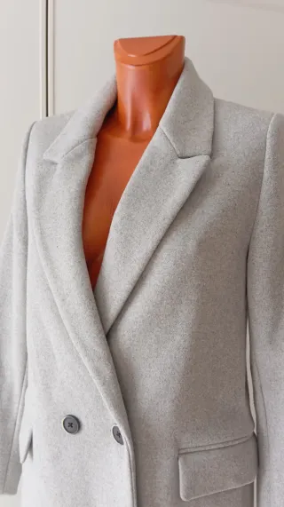 Abrigo gris. Nuevo.Stradivarius.