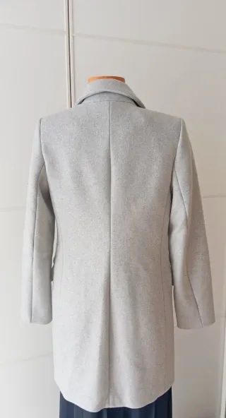 Abrigo gris. Nuevo.Stradivarius.