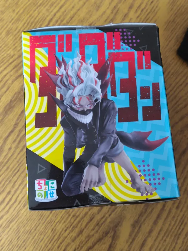 Figura transformada de Okarun de la serie Dan Da Dan de Sega