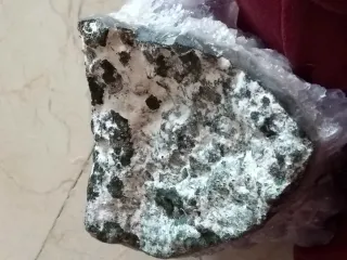 Amatista con base de madera 800gr