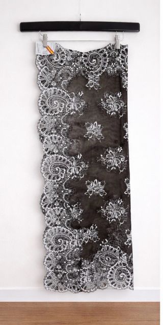 Mantilla J. Pertiñez Negra y Blanca nueva