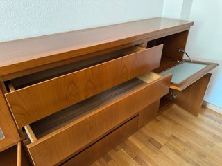 Aparador madera y cristal