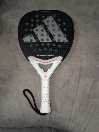 Pala pádel Adidas Metalbone Carbon 2025