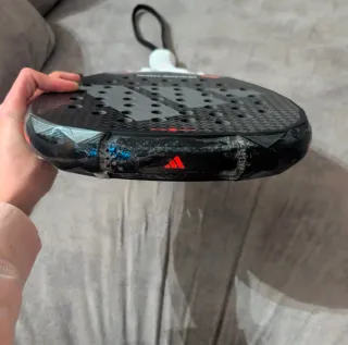 Pala pádel Adidas Metalbone Carbon 2025