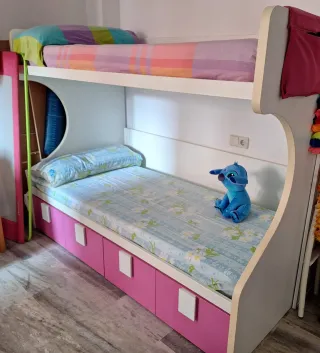 Litera juvenil,colchones, barandilla y escalera