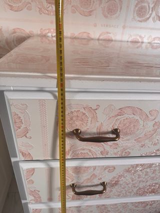 Cómoda Versace Papel Rosa y Blanco