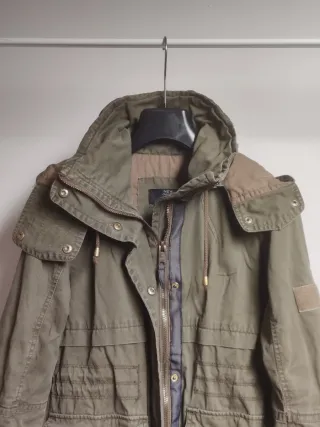 Parka verde militare con cappuccio
