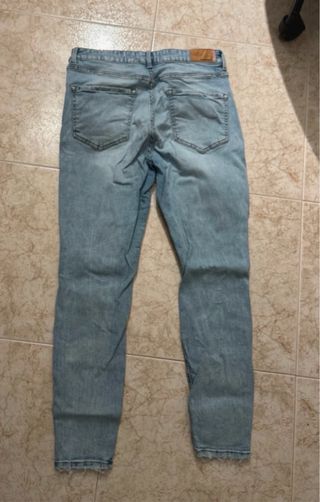 Pantalón Stradivarius Roto Azul Talla...