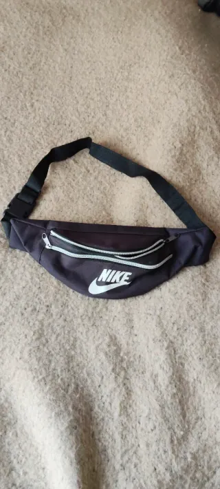 Riñonera Nike Negra