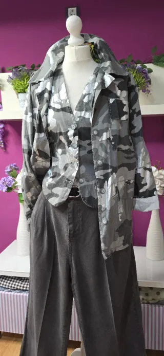 Pantalón Hoss Intropia gris pinzas talla 44