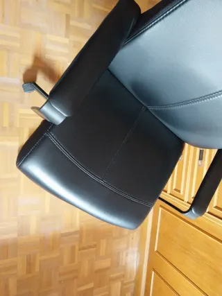 Sillón de oficina negro