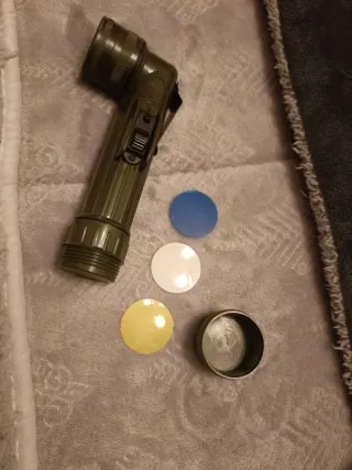 Linterna militar táctica