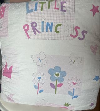 Muebles fucsia habitación infantil