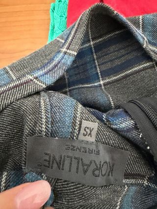 Minigonna a quadri con fiocco