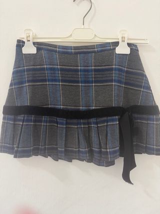 Minigonna a quadri con fiocco
