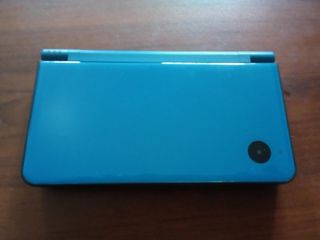 Nintendo DSi XL Azul