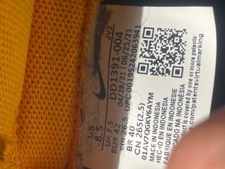 Nike Dunk Low Amarillo y Negro