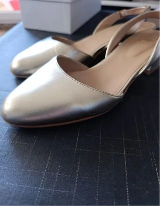 Tacón Bimani Julieta Talla 40 Dorado