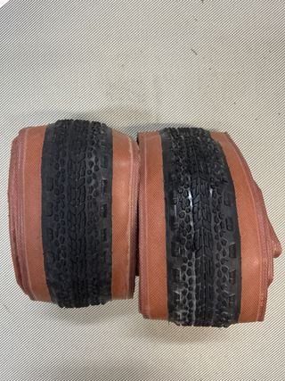 2 Neumáticos Gravel Usados