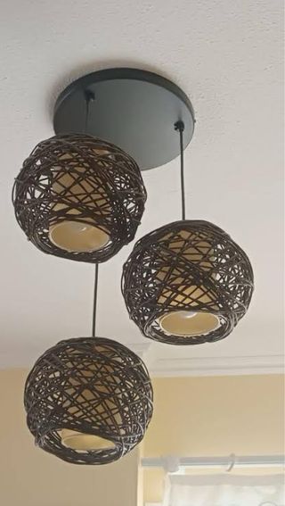 Lámpara colgante ratán negra 3 esferas LED. Tengo2