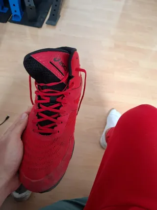 Zapatos Asics Rojos de wrestling o sambo