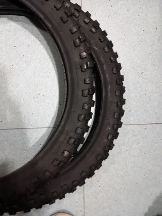 Juego cubiertas 2.50-18 tacos