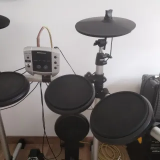 Batería Electrónica Millenium + Amplificador