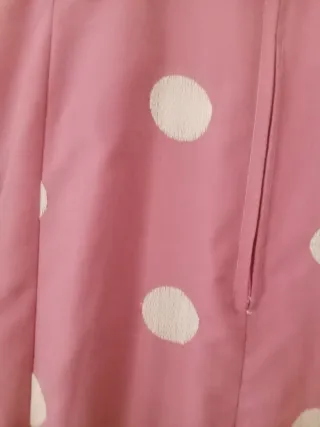 Traje de flamenca rosa lunares bordados en crema,