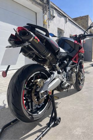 Aprilia Shiver 750 Negra/Roja