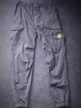 Pantalón Cargo Stone Island Negro